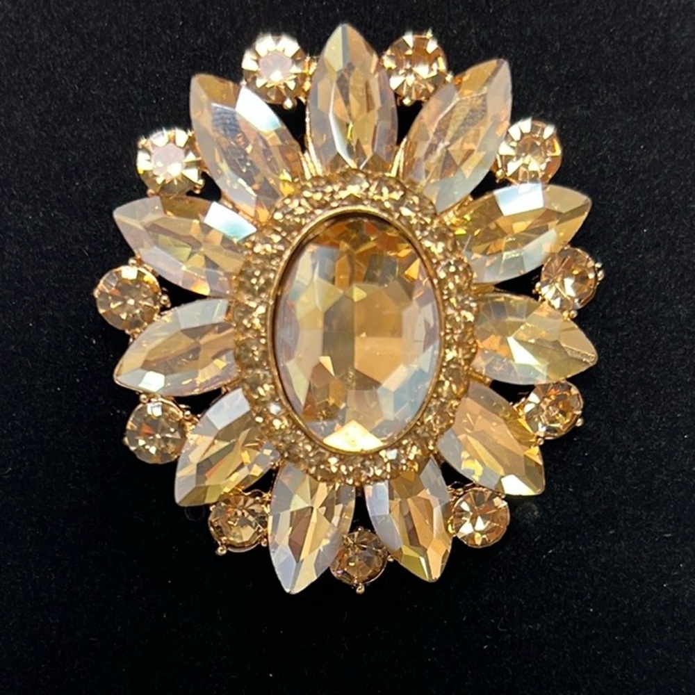 Brooch Floral Starburst Fashion Jewelry NEW Convertible into Necklace